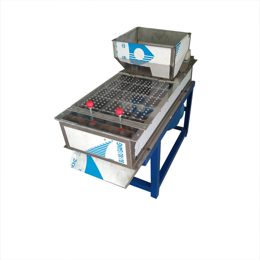 Automatic roaster peanut red skin peeling machine